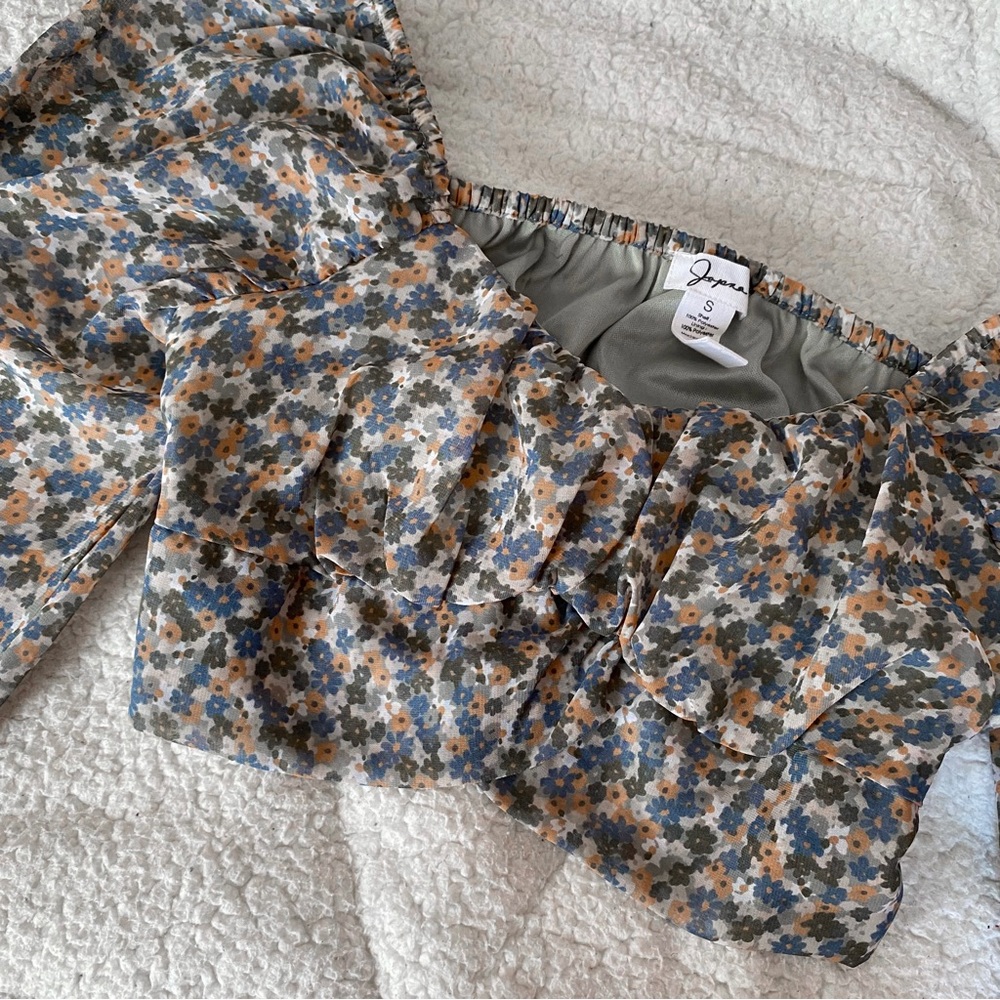 Puff Sleeve tie back crop top